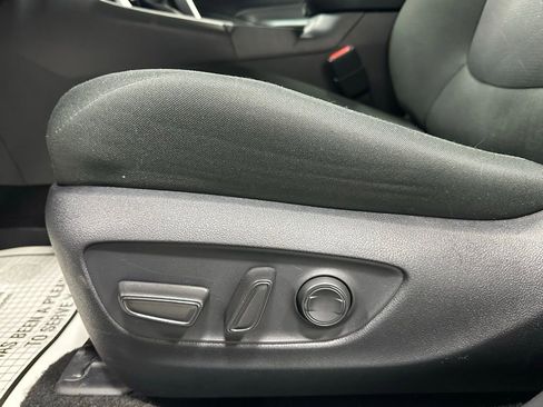 Used 2025 Toyota RAV4 XLE w/ Convenience Package image 38