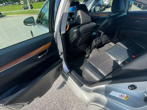 Used 2013 Lexus ES 300h w/ Luxury Pkg FWD image 45