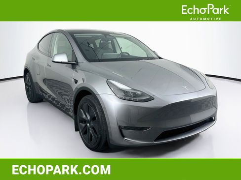 Used 2025 Tesla Model Y Long Range AWD/4WD image 1