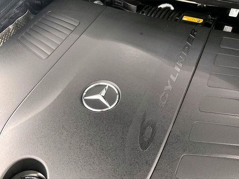 Used 2025 Mercedes-Benz GLS 450 4MATIC image 17