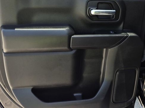 Used 2025 Chevrolet Silverado 2500 Custom w/ Custom Value Package AWD/4WD image 10