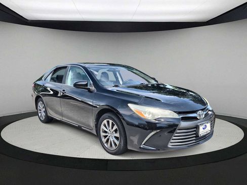 Used 2016 Toyota Camry XLE FWD image 2