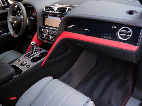New 2025 Bentley Bentayga Extended Wheelbase image 29
