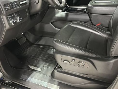 Used 2024 GMC Yukon Denali AWD/4WD image 8