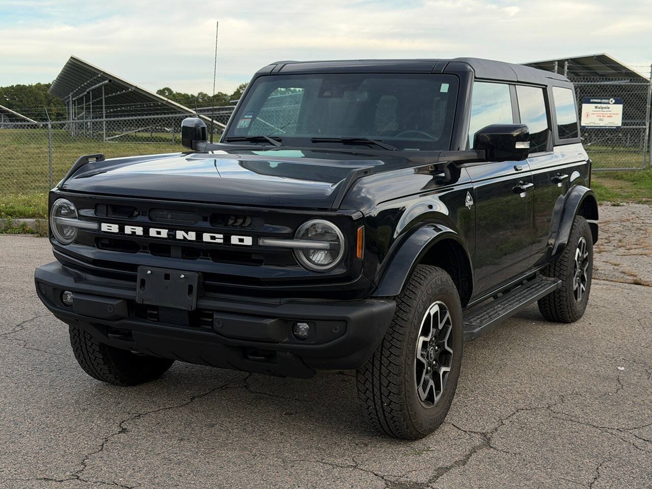 Used 2023 Ford Bronco Outer Banks AWD/4WD image 1