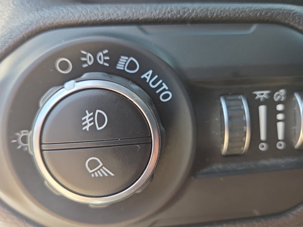 Used 2020 Jeep Gladiator Overland AWD/4WD image 34