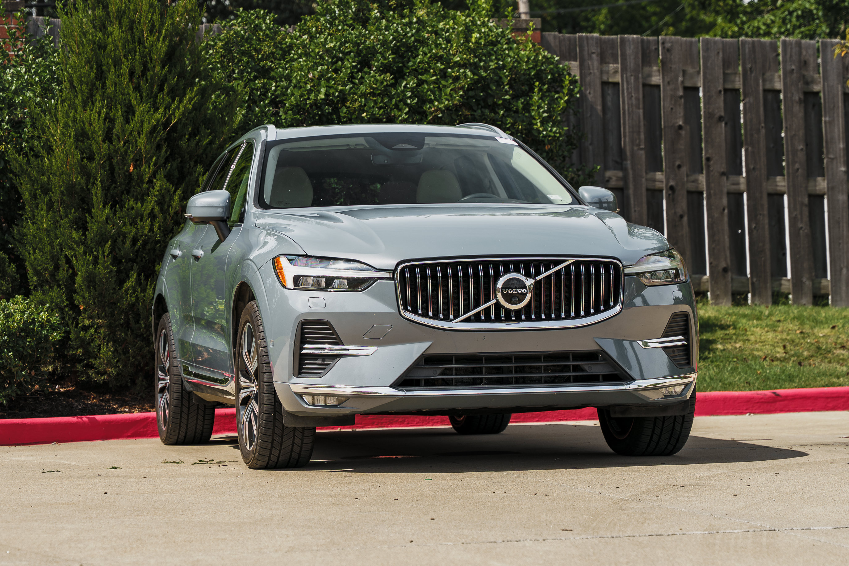 Used 2022 Volvo XC60 B6 Inscription w/ Advanced Package AWD/4WD image 1