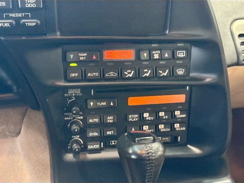 Used 1994 Chevrolet Corvette Convertible RWD image 15