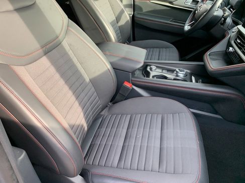 Used 2025 Ford Explorer ST-Line w/ ST-Line Street Pack image 11