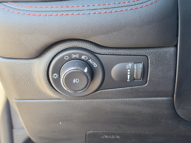 Used 2023 Dodge Durango R/T RWD image 35
