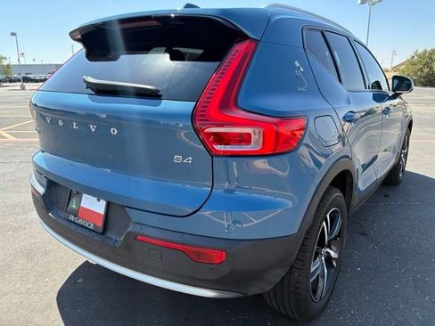 Used 2023 Volvo XC40 B4 Core w/ Convenience Package FWD image 7