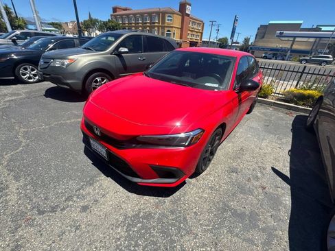 Used 2023 Honda Civic Sport image 2