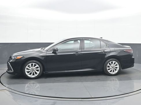 Used 2024 Toyota Camry LE w/ Convenience Package FWD image 3