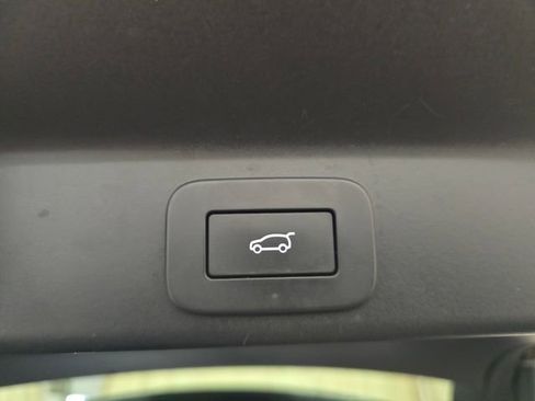 Used 2023 Jaguar F-PACE S image 40