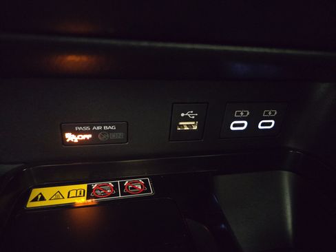 Used 2025 Toyota Camry LE FWD image 27