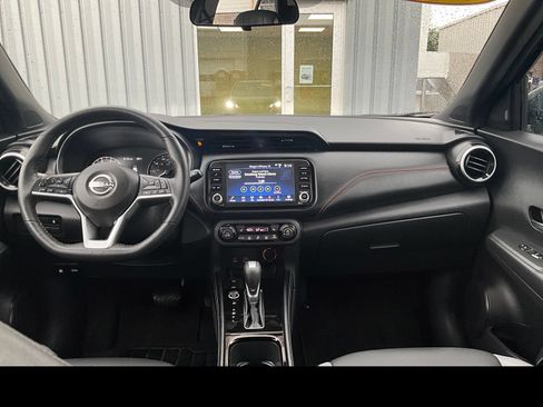Used 2023 Nissan Kicks SR w/ SR Premium Package FWD image 4