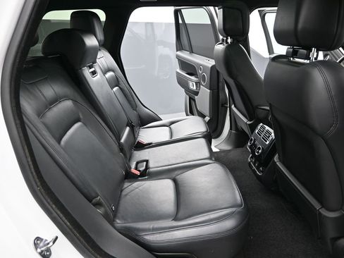 Used 2018 Land Rover Range Rover image 16