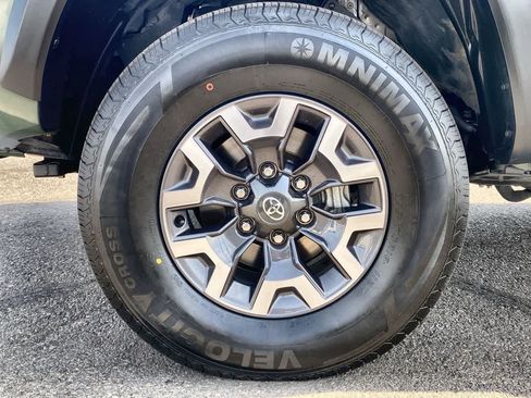 Certified 2021 Toyota Tacoma TRD Off-Road w/ TRD Premium Off Road Package AWD/4WD image 10