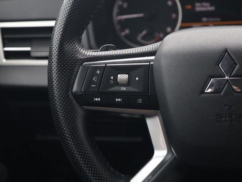 Used 2024 Mitsubishi Outlander SE FWD image 10