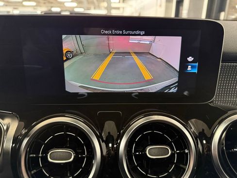 Used 2021 Mercedes-Benz GLB 250 4MATIC image 13