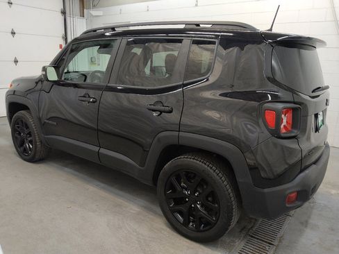 Used 2022 Jeep Renegade Altitude w/ Convenience Group image 3