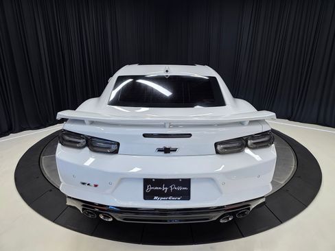 Used 2021 Chevrolet Camaro ZL1 RWD image 15