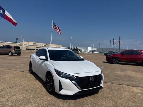 Certified 2024 Nissan Sentra SV FWD image 1