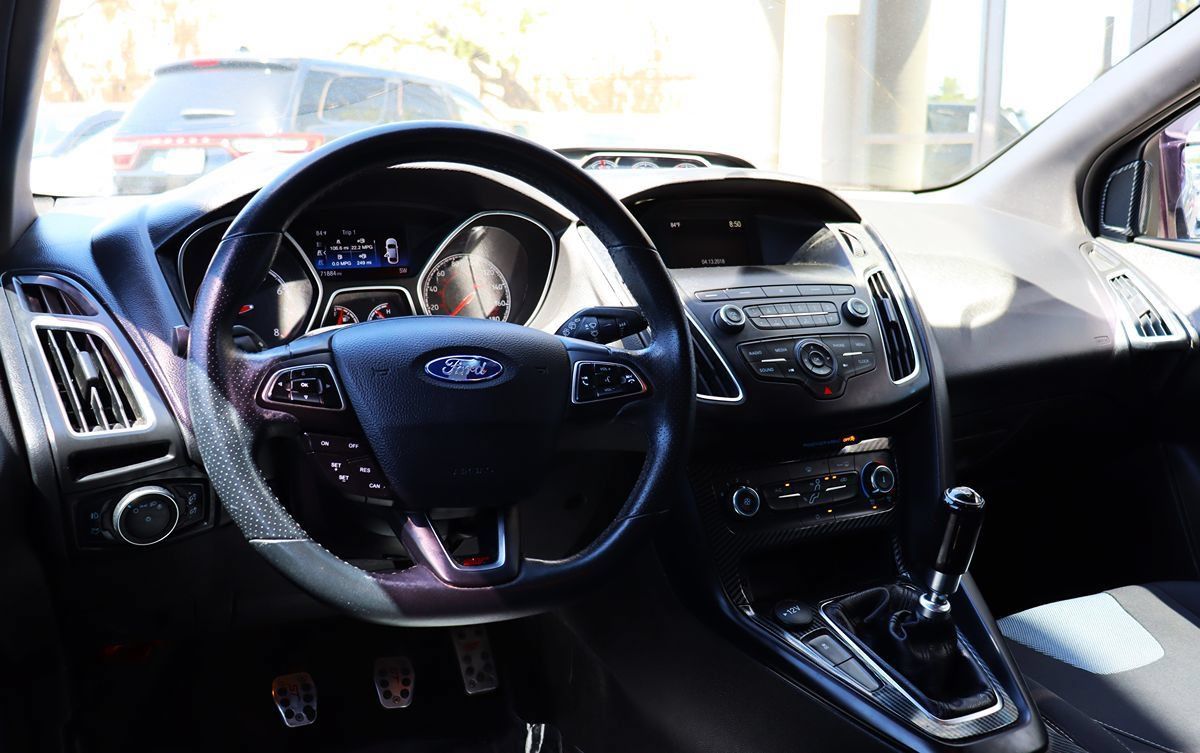 Used 2018 Ford Focus ST FWD image 35