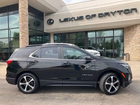 Used 2022 Chevrolet Equinox LT image 2