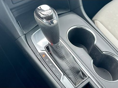 Used 2020 Chevrolet Equinox LS w/ LS Convenience Package image 16