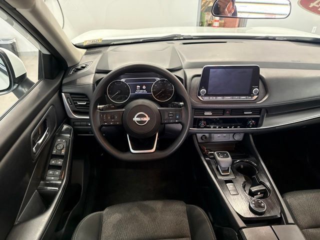Used 2024 Nissan Rogue SV AWD/4WD image 39