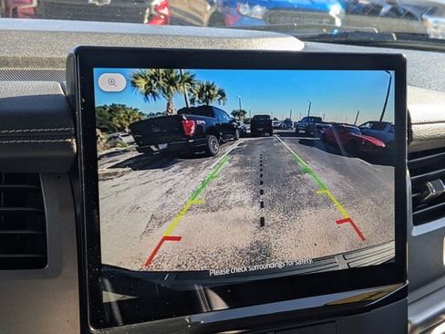 Certified 2024 Ford Expedition XLT image 18