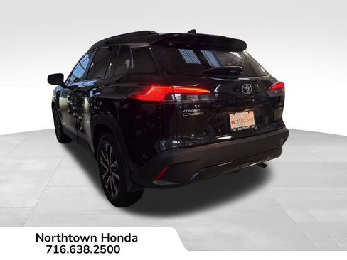 Used 2025 Toyota Corolla Cross XLE image 16