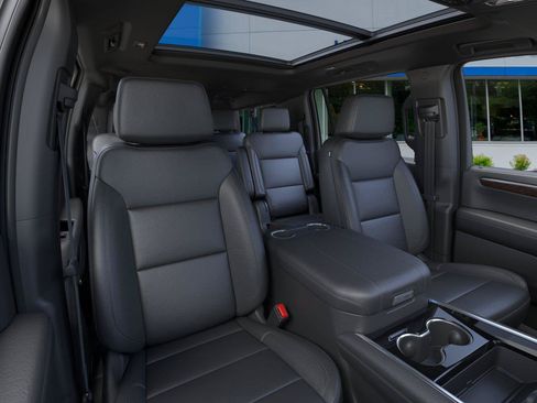 New 2026 Chevrolet Suburban LT w/ Comfort Package AWD/4WD image 16