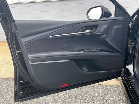 Used 2025 Toyota Camry LE w/ Convenience Package image 27