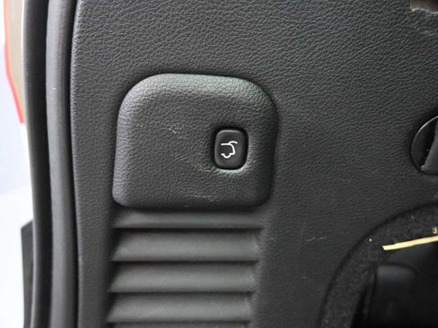 Used 2011 Jeep Grand Cherokee Overland Summit image 30