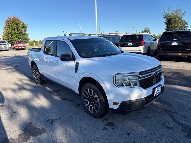Used 2024 Ford Maverick Lariat FWD image 1