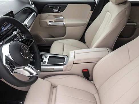 New 2026 Mercedes-Benz GLB 250 4MATIC image 11