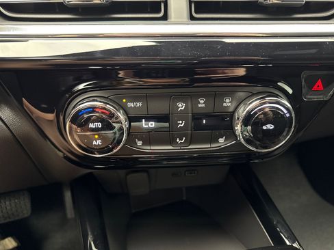 New 2025 Chevrolet Trax RS image 19