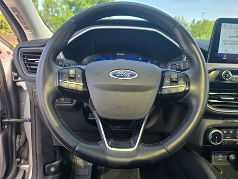 Used 2022 Ford Escape SEL w/ Technology Package FWD image 26