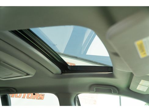 Used 2021 Honda Pilot Touring image 3