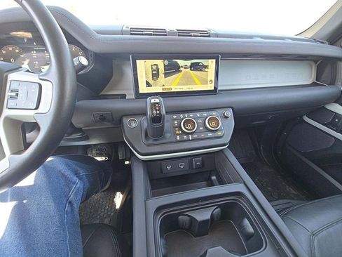 Used 2024 Land Rover Defender 110 S image 6