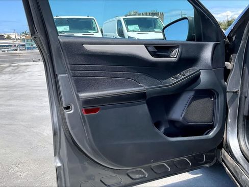 Used 2022 Ford Escape SE FWD image 27