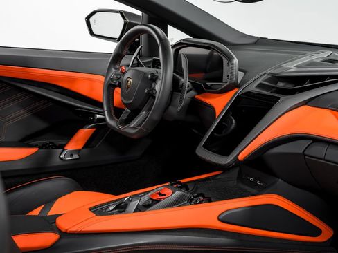 Used 2024 Lamborghini Revuelto AWD/4WD image 31