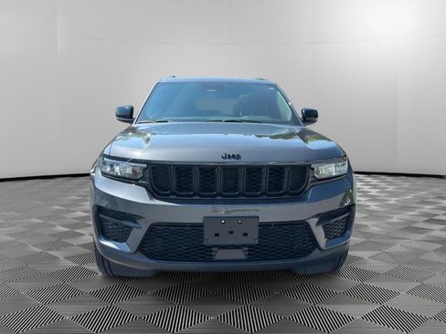 Used 2023 Jeep Grand Cherokee Altitude AWD/4WD image 7
