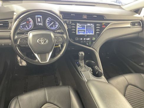 Used 2020 Toyota Camry SE FWD image 22