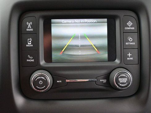 Used 2018 Jeep Compass Latitude FWD image 20