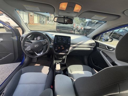 Used 2020 Hyundai Ioniq SE FWD image 37