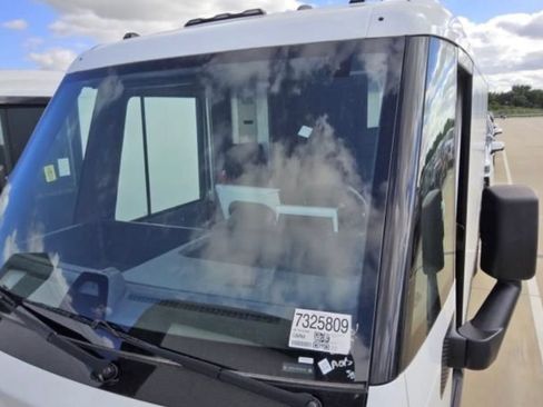 Used 2024 Chevrolet Brightdrop 600 w/ Commercial Equipment Package AWD/4WD image 7