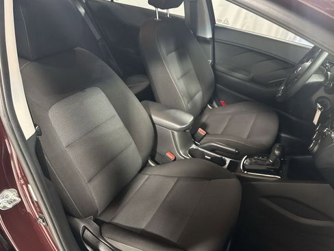 Used 2018 Kia Forte LX image 29